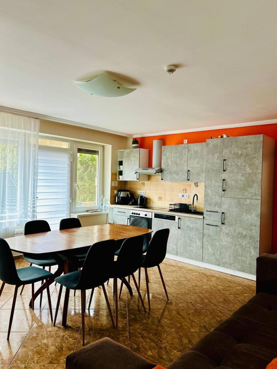 Villa Rose Vip Apartman Hajdúszoboszló Exterior foto